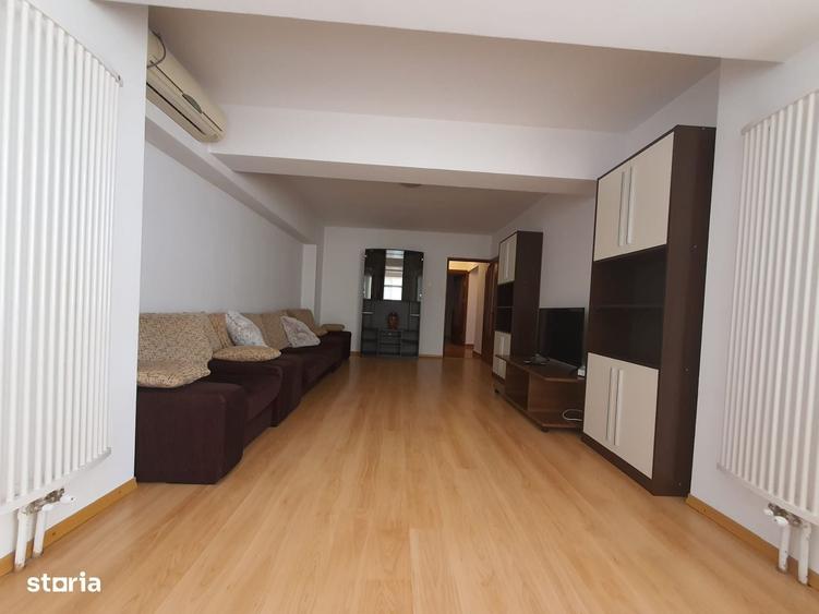 Apartament cu 3 camere decomandat în Faleză