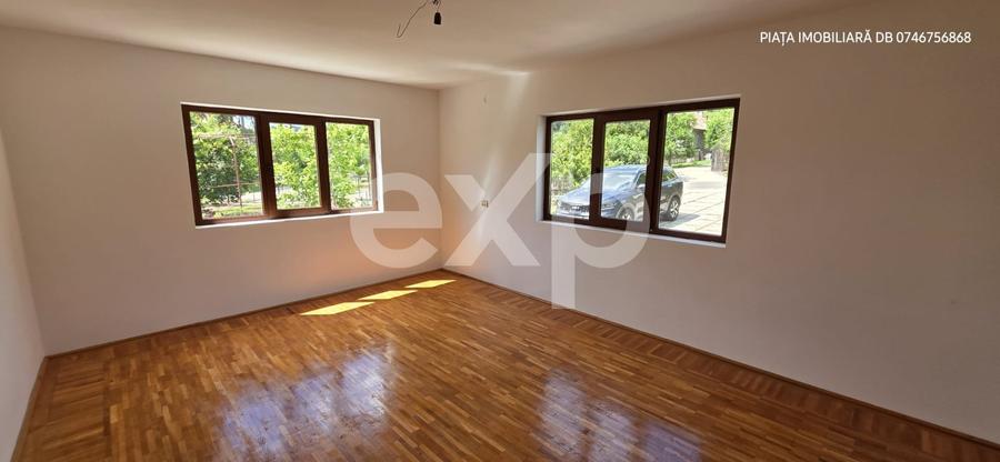 Casă individuală cu 6 camere cu Teren 5753 Mp în Cândești-Vale