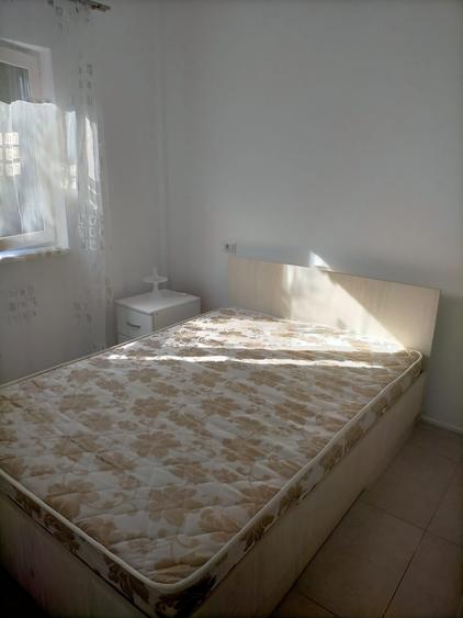 Apartament cu 3 camere semidecomandat în Cug