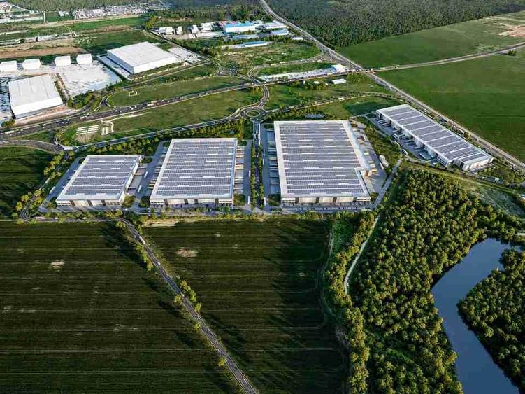 Spațiu industrial, de 118,195 mp, în Ștefăneștii de Jos