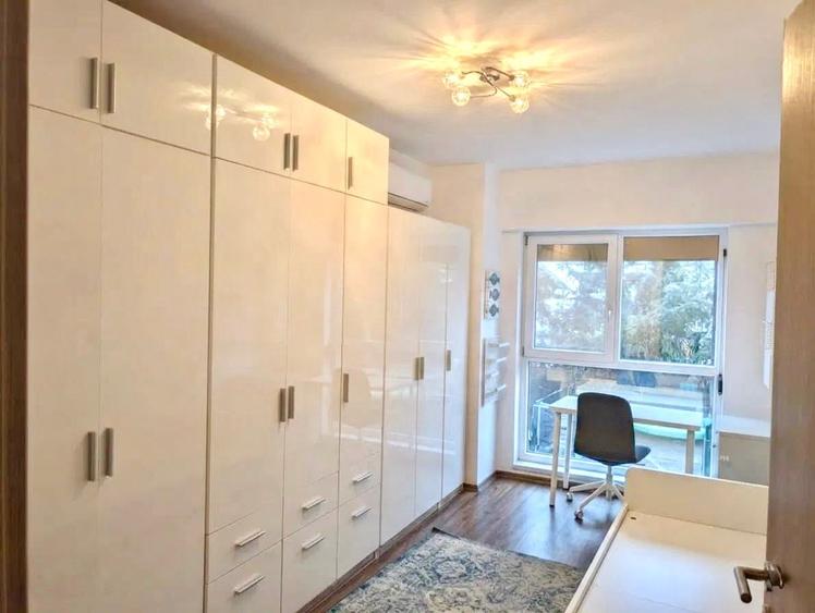 Apartament cu 3 camere semidecomandat, mobilat în Floreasca