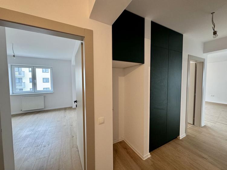 Apartament cu 3 camere decomandat, mobilat în Tractorul