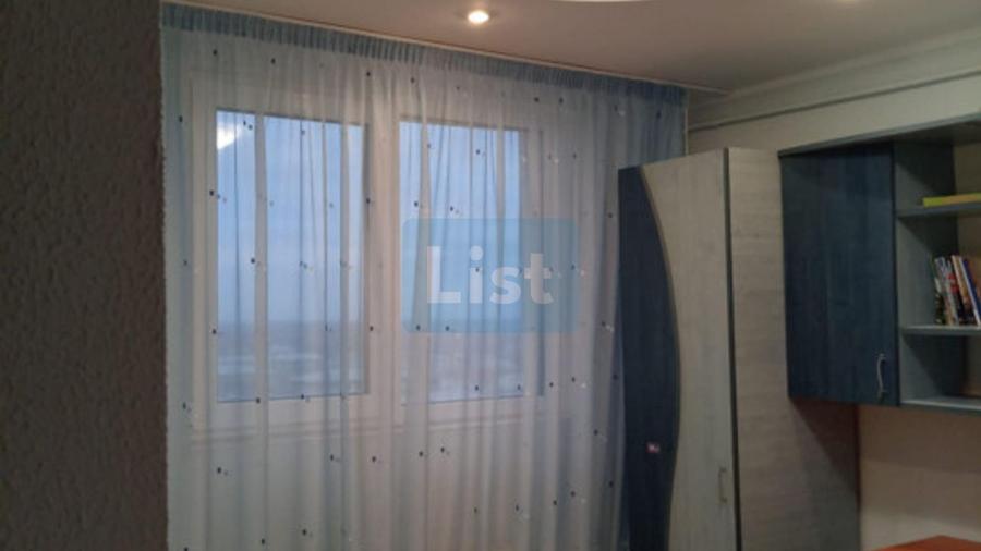 Apartament cu 3 camere decomandat în Micro 20