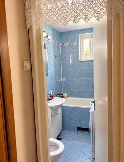 Proprietar vand apartament 2 camere Gherla, 52 mp, etaj 3, centrala, mobilat