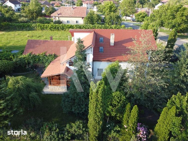 Casă cu 6 camere cu Teren 2803 Mp în Coman