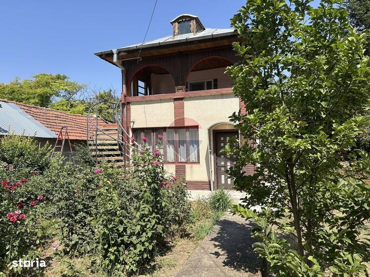 Casă cu 4 camere în Cunești