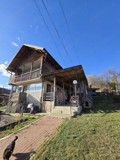 Casă cu 4 camere în Slănic