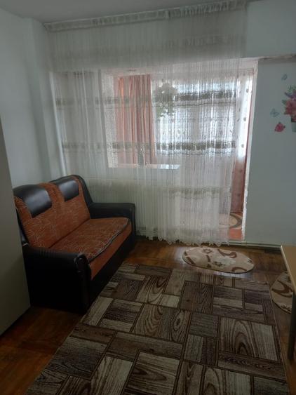 Garsonieră decomandată în Exterior Vest