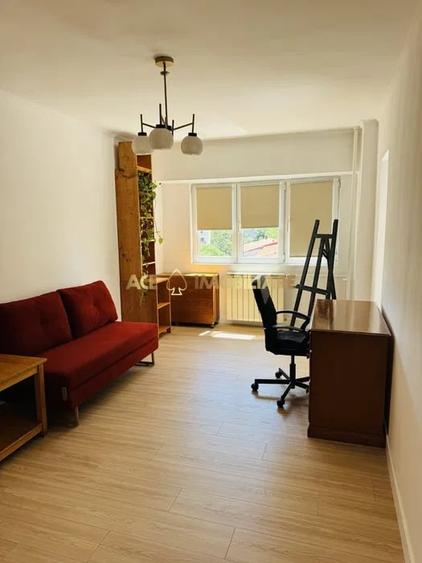 Apartament cu 3 camere decomandat, mobilat în Calea Călărașilor
