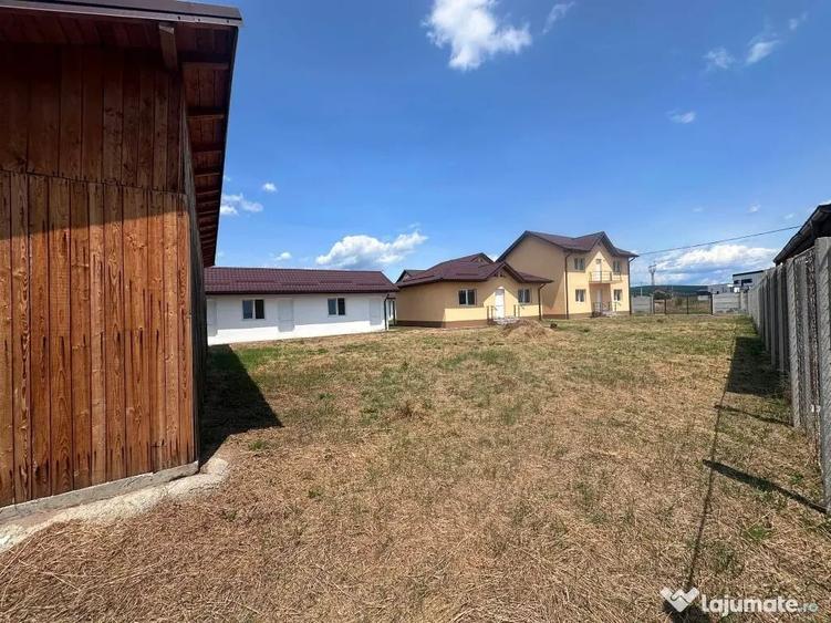 Casă cu 6 camere cu Teren 986 Mp în Central
