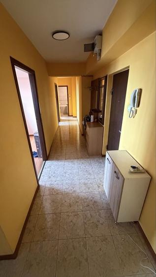 Inchiriere apartament 3 camere VICTORIEI - 1