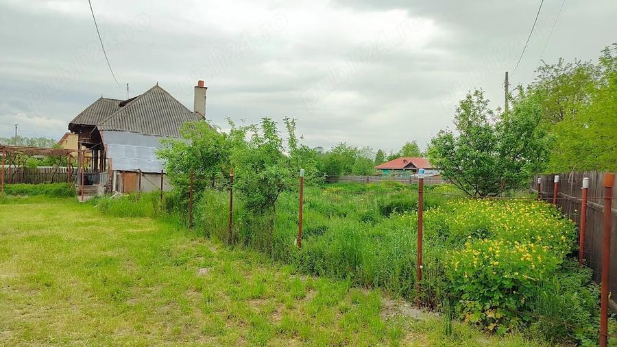 Casă cu Teren 1589 Mp în Căciulești