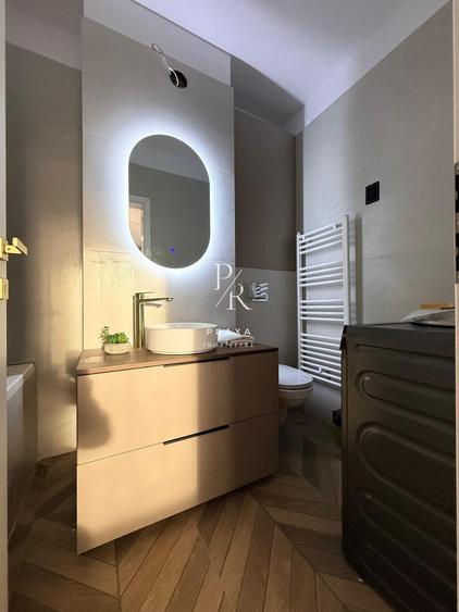Apartament cu 3 camere decomandat, mobilat în Florești