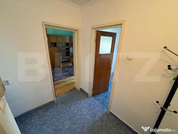 Apartament cu 2 camere semidecomandat în Craiovei