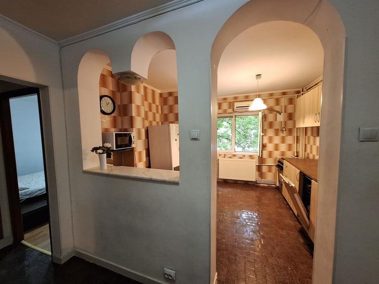 Apartament cu 2 camere decomandat, mobilat în Vitan