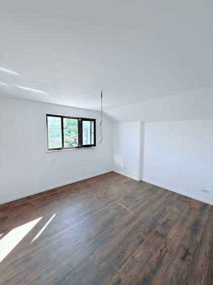 Casă individuală cu 4 camere cu Teren 1300 Mp în Stăuceni