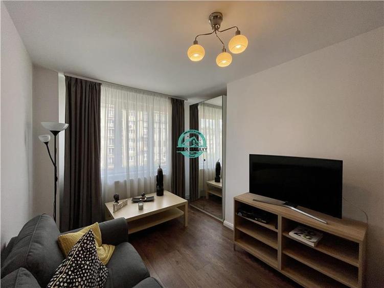 Apartament cu 3 camere decomandat, mobilat în Central