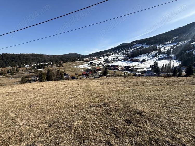 Teren de 12500 mp, în Galbena
