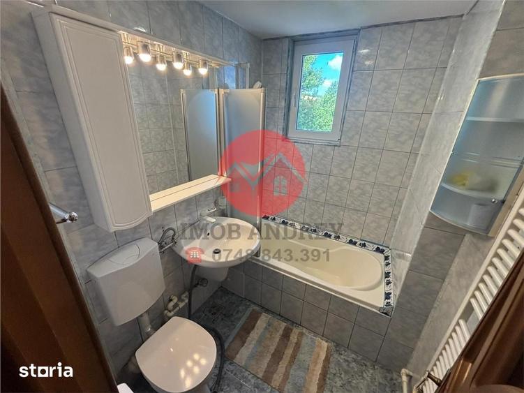 Apartament cu 3 camere decomandat în Vest
