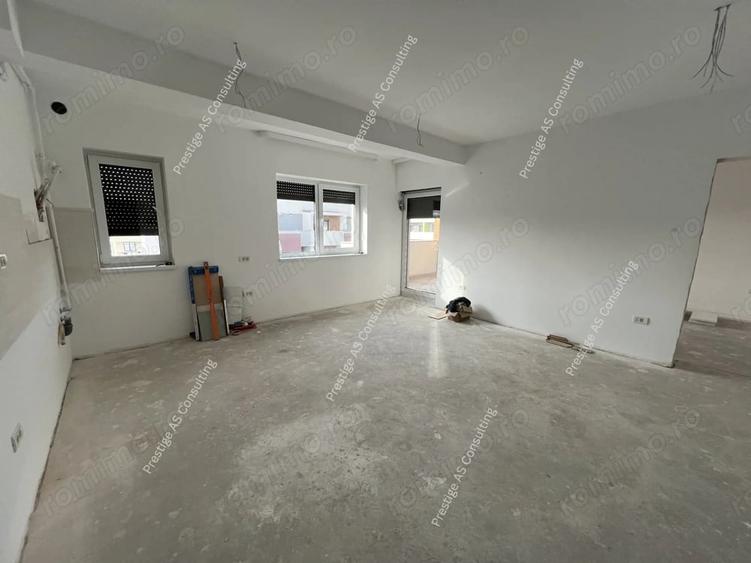 Apartament cu 3 camere semidecomandat în Dumbrăvița