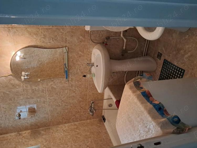 Apartament cu 3 camere decomandat în Vest