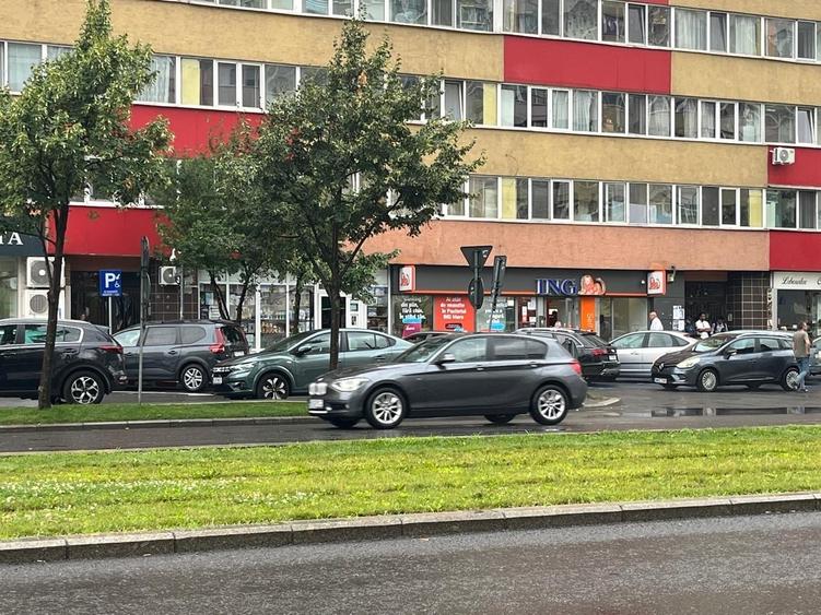 Spațiu comercial, de 297 mp, în Pantelimon