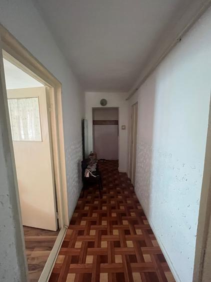 Apartament cu 4 camere decomandat în Micro 39