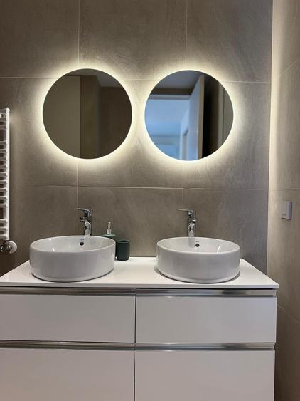 Apartament cu 2 camere decomandat în Victoriei