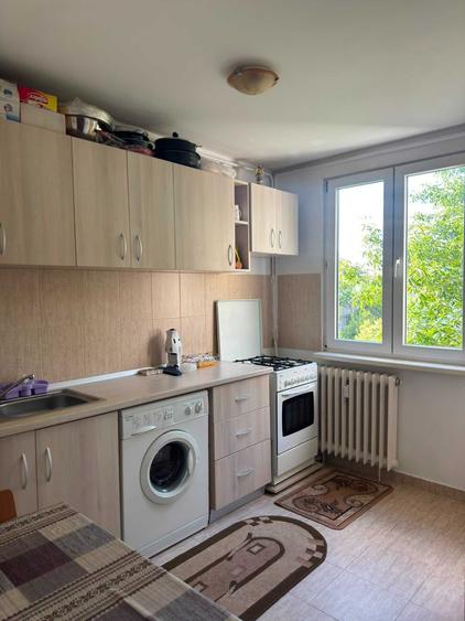 Apartament cu 2 camere decomandat în Drumul Taberei