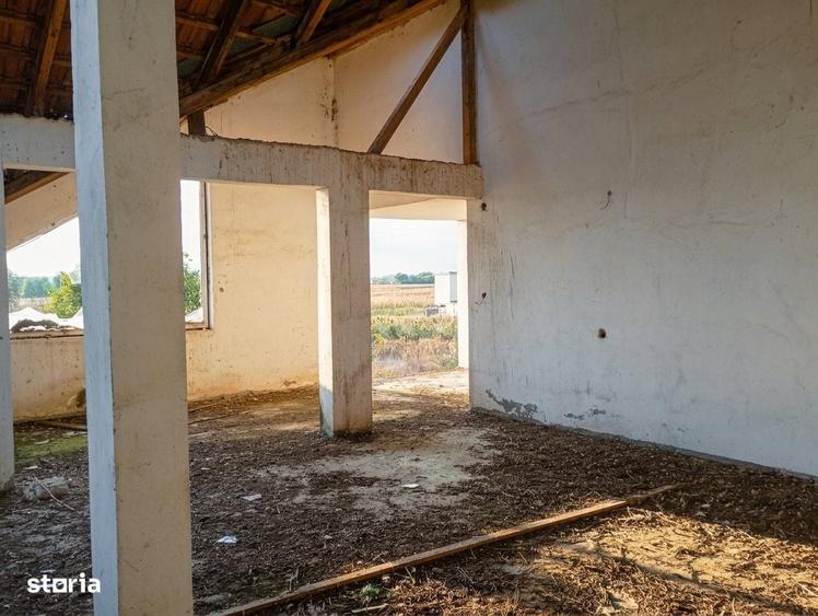 Casă cu 4 camere în Potlogi