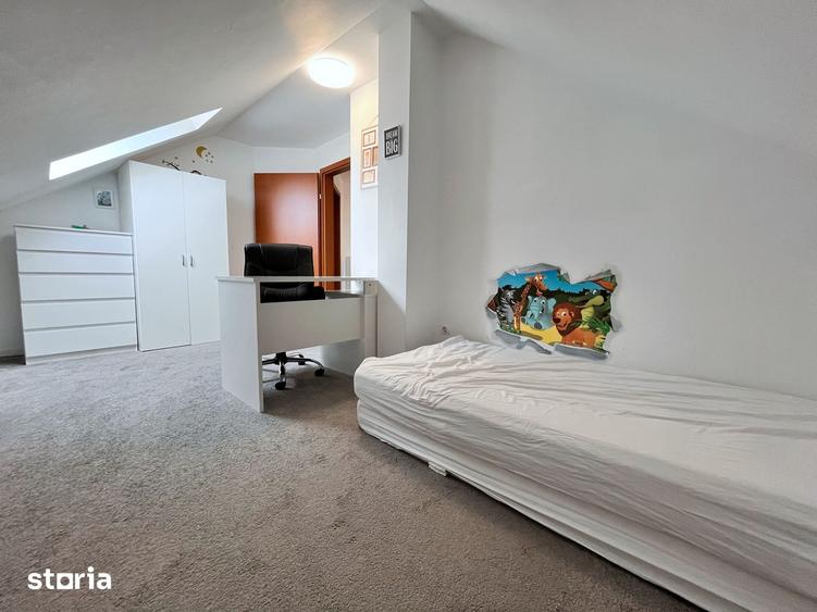 Apartament cu 4 camere decomandat în Andrei Mureșanu
