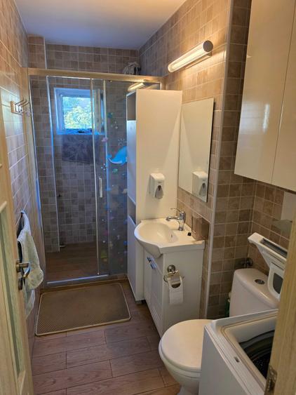 Apartament cu 3 camere semidecomandat în Rogerius