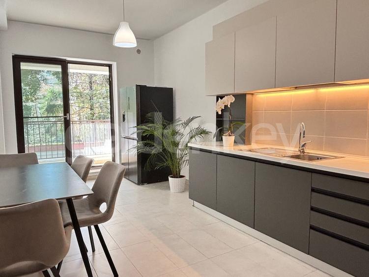 Apartament cu 4 camere decomandat în Kiseleff