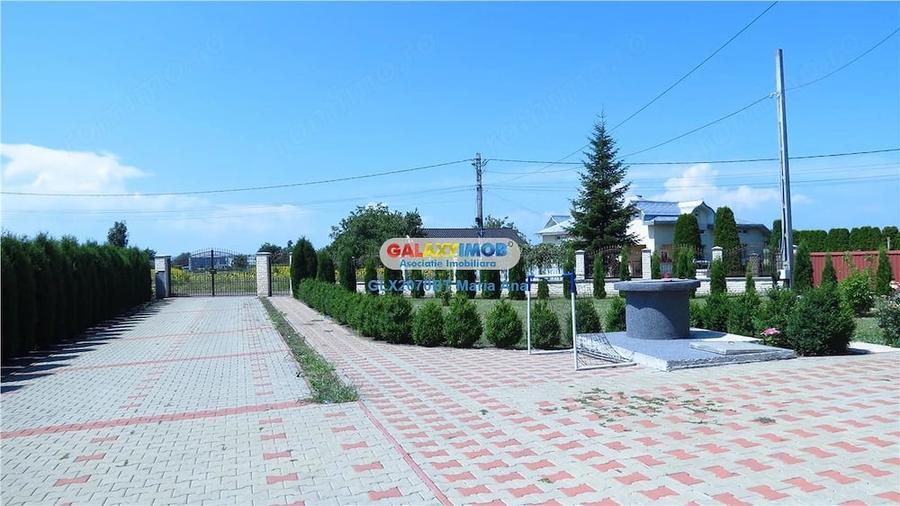 Casă cu Teren 10000 Mp în Central