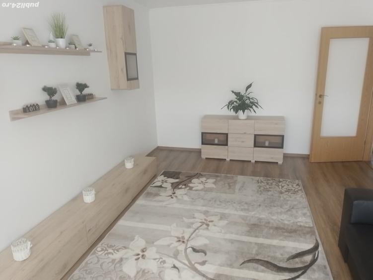 Apartament cu 3 camere decomandat în Sânmartin