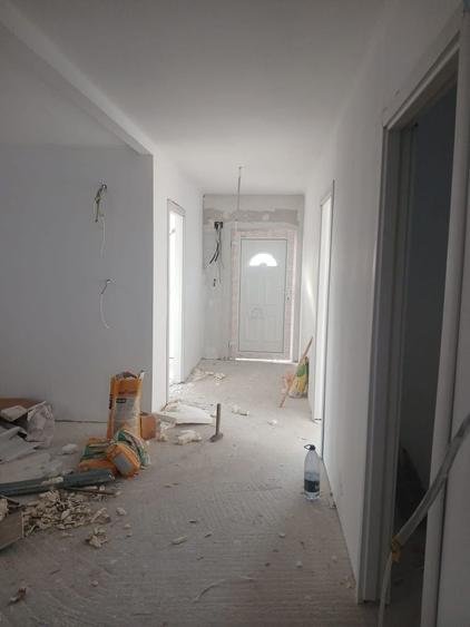 Casă cu 3 camere în Central