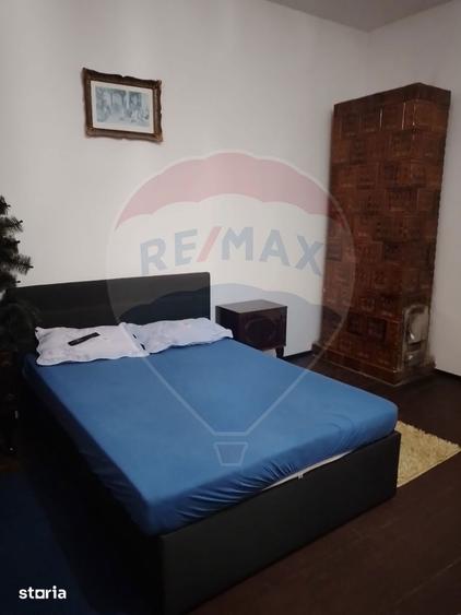 Casă cu 2 camere cu Teren 200 Mp în Central