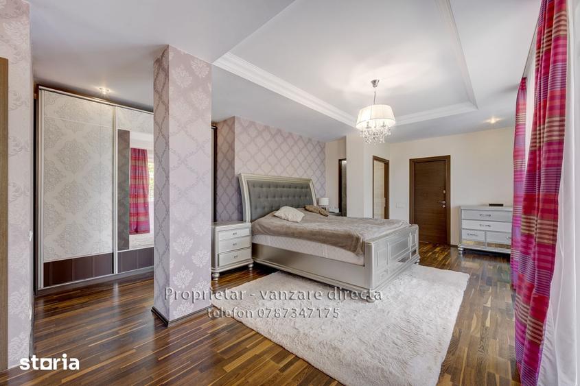 Casă cu 8 camere decomandat cu Teren 1000 Mp în Central