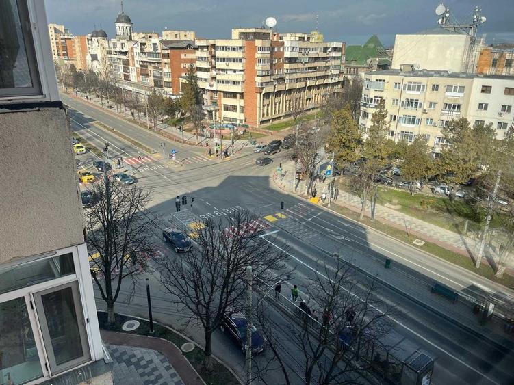 Apartament cu 3 camere decomandat în Ultracentral