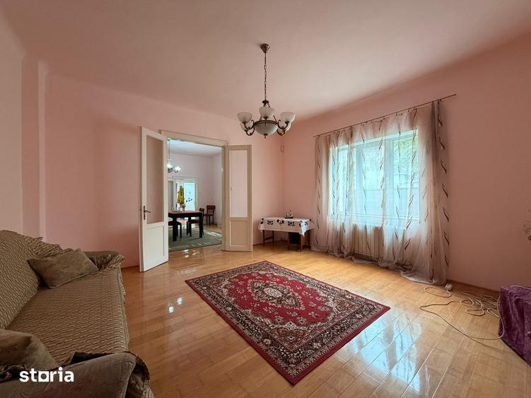 Casă cu 5 camere cu Teren 400 Mp în Mărăști