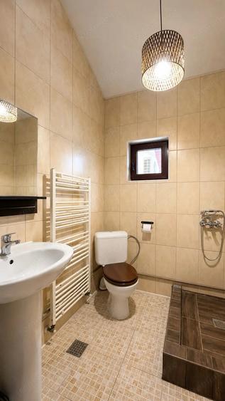 Casă cu 7 camere cu Teren 1800 Mp în Braytim