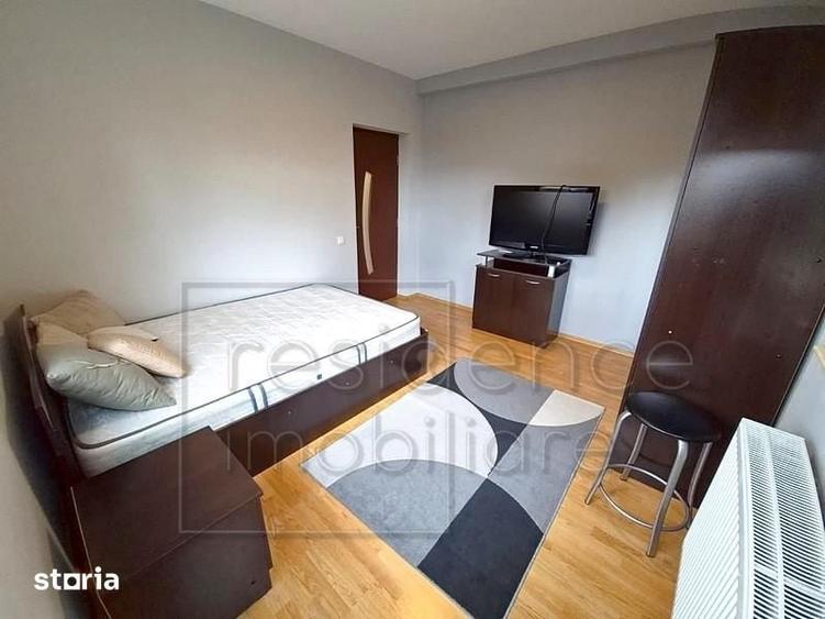 Apartament cu 3 camere semidecomandat în Europa