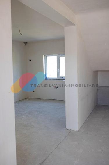 Casă individuală cu 4 camere cu Canalizare în Chinteni
