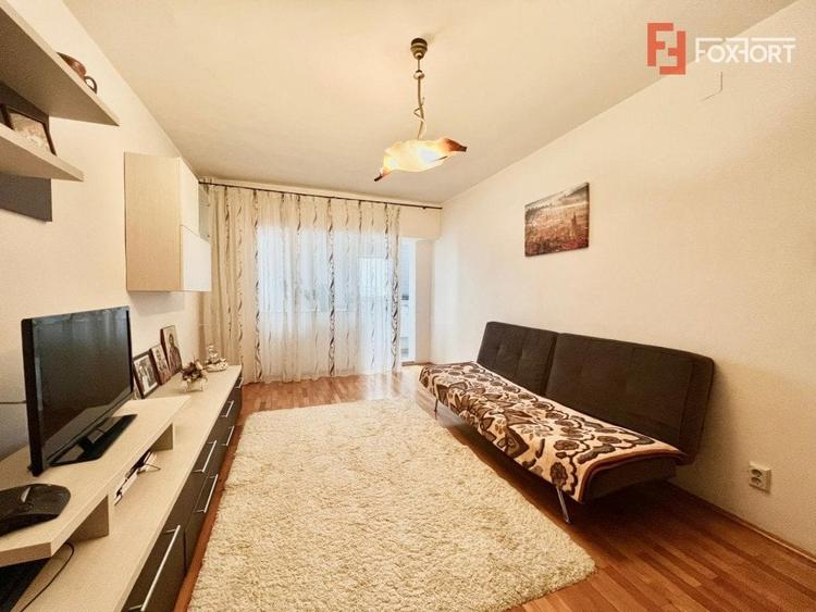 Apartament cu 3 camere decomandat, mobilat în Fabric