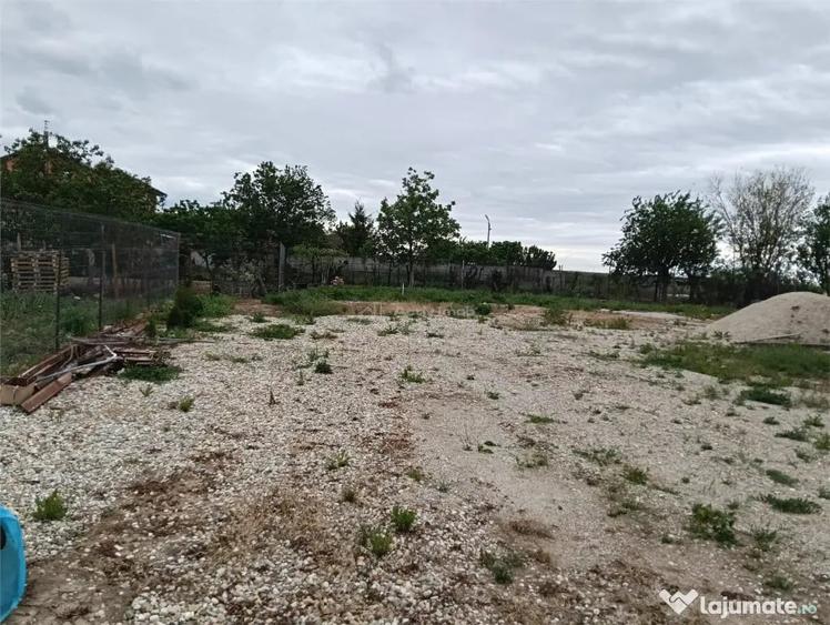 Casă cu 3 camere cu Teren 900 Mp în Central