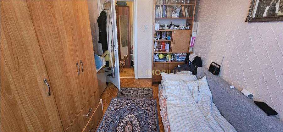 Apartament cu 4 camere semidecomandat, mobilat în Mănăștur