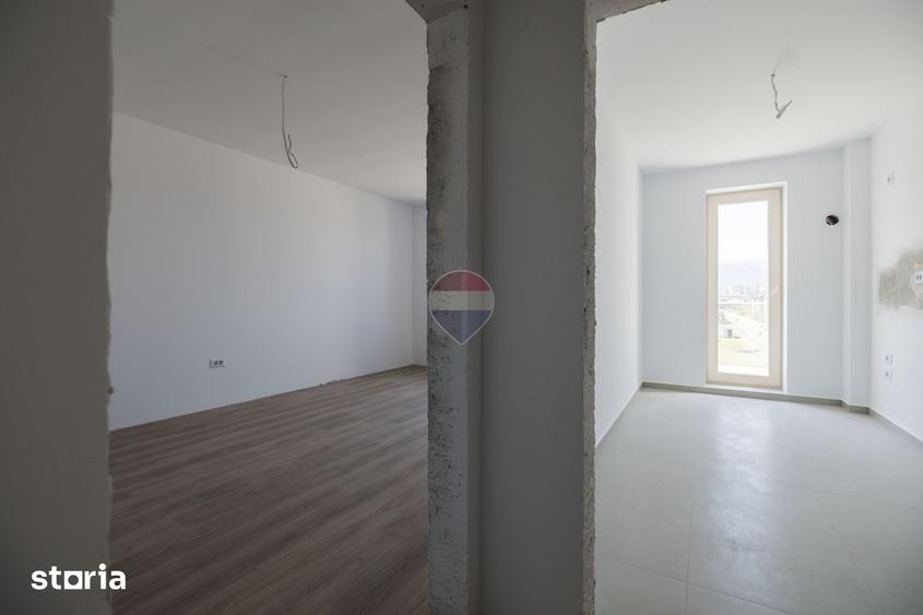 Apartament cu 3 camere în Tractorul