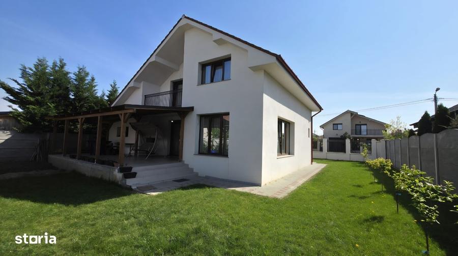 Casă cu 3 camere în Centura