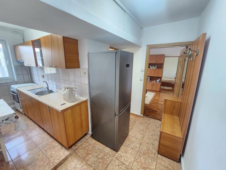 Apartament cu 2 camere semidecomandat, mobilat în Blașcovici