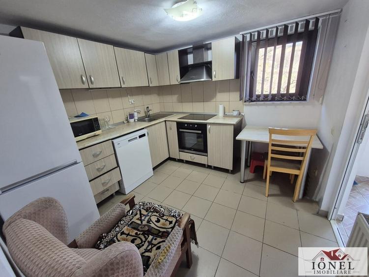 Casă individuală cu 8 camere cu Teren 1160 Mp în Meteș